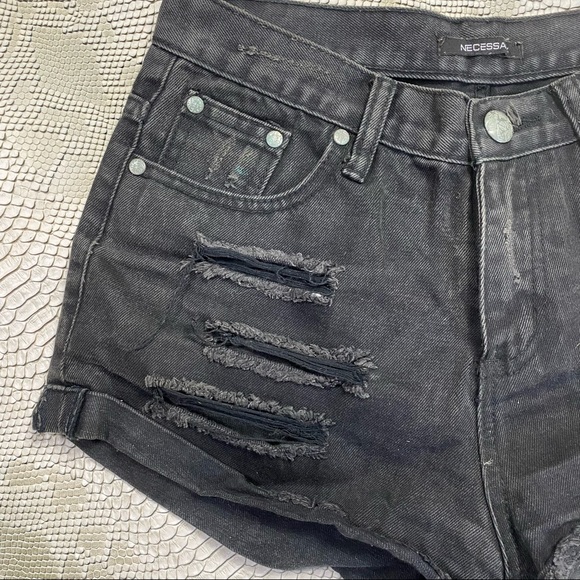 Vintage black high waisted destroyed shorts white skull hips - Picture 3 of 9